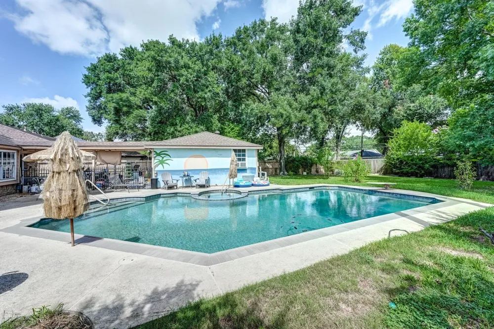 16310 Acapulco Drive Jersey Village, TX 77040