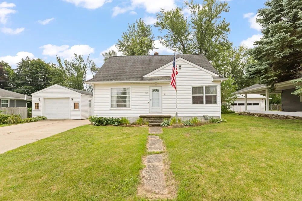402 Seneca Street Tecumseh, MI 49286