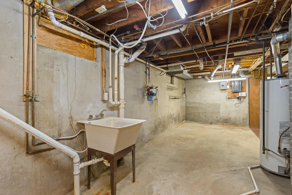 402 Seneca Street Tecumseh, MI 49286