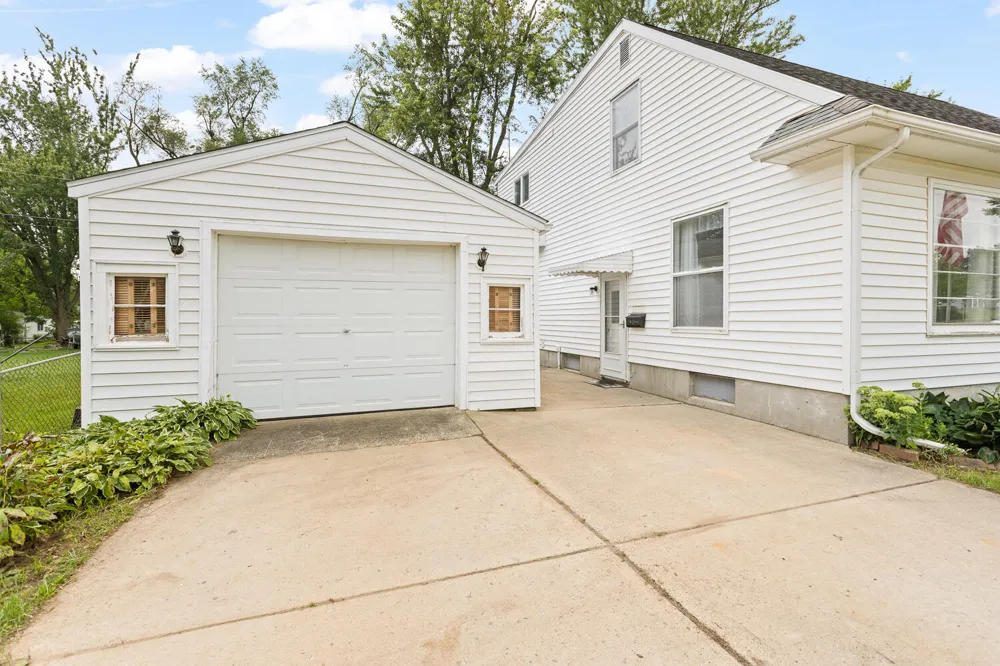 402 Seneca Street Tecumseh, MI 49286