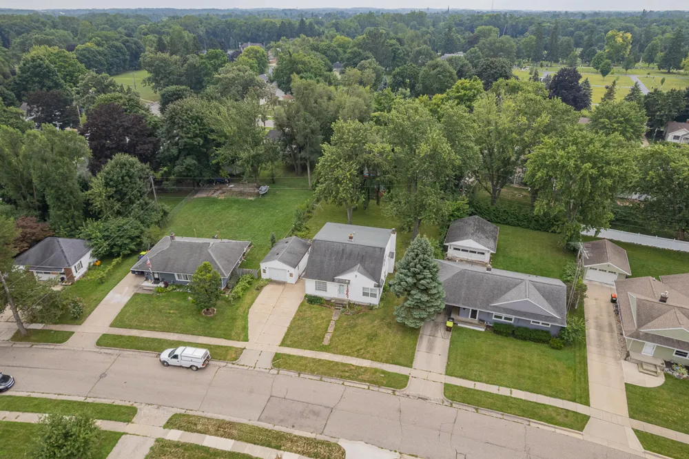 402 Seneca Street Tecumseh, MI 49286