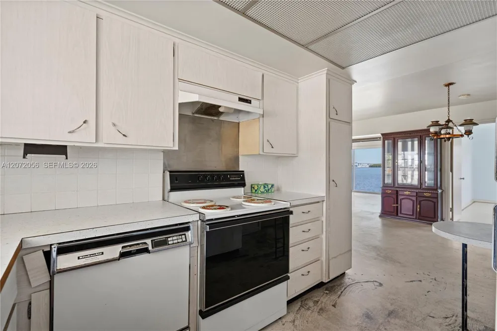 216 SW Cabana Point Cir Stuart, FL 34994