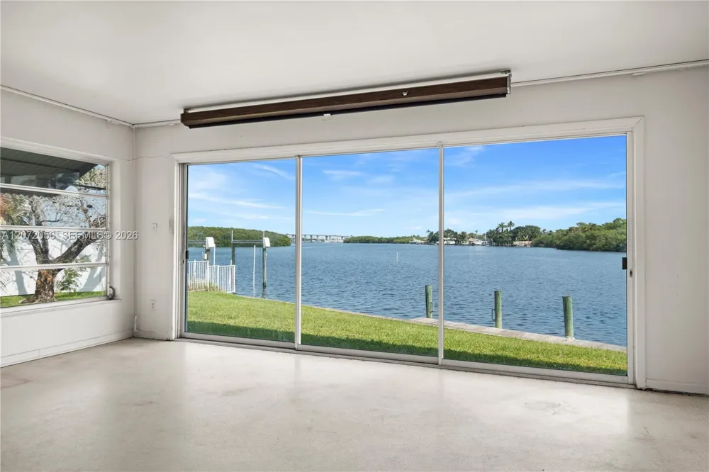 216 SW Cabana Point Cir Stuart, FL 34994