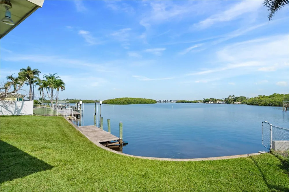 216 SW Cabana Point Cir Stuart, FL 34994