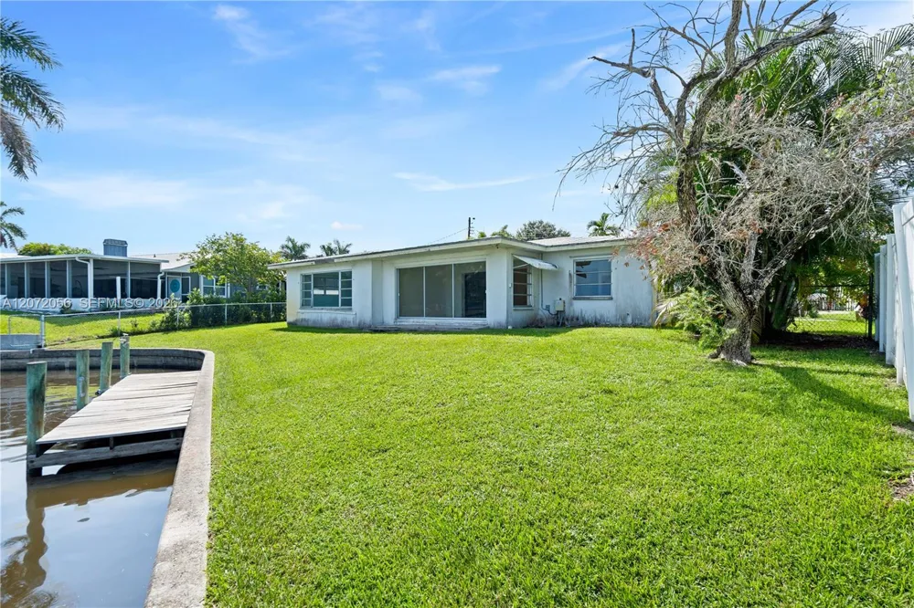 216 SW Cabana Point Cir Stuart, FL 34994