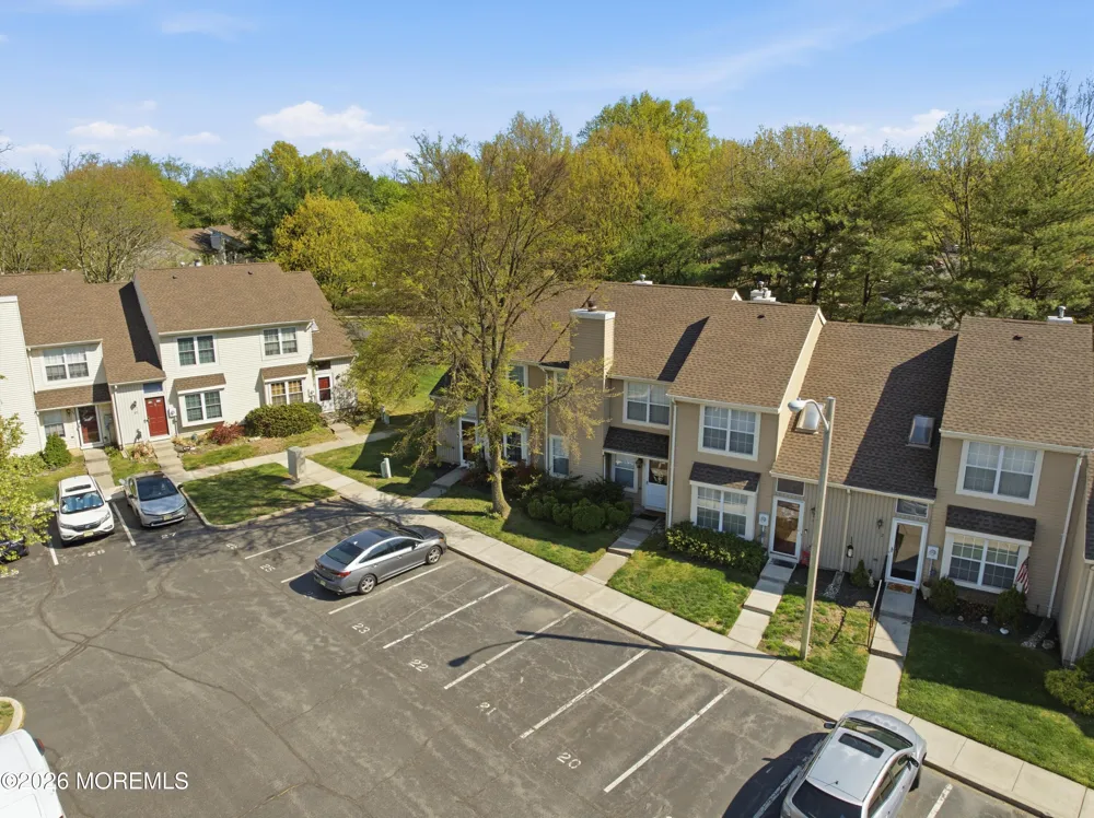 26 Alameda Court Eatontown, NJ 07724