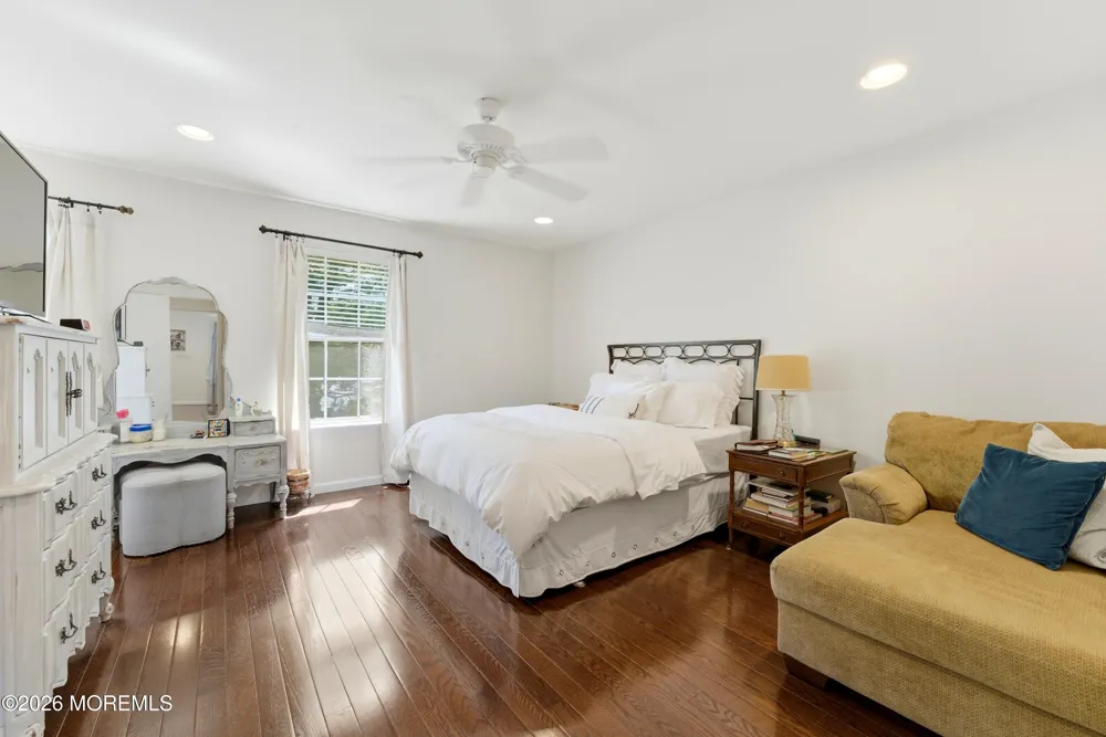 26 Alameda Court Eatontown, NJ 07724