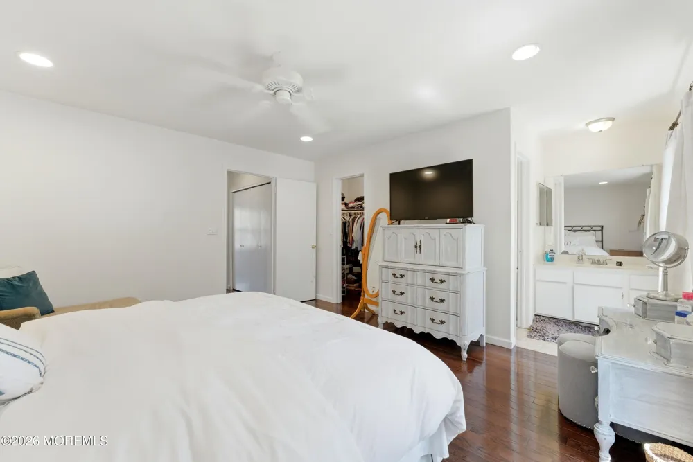 26 Alameda Court Eatontown, NJ 07724