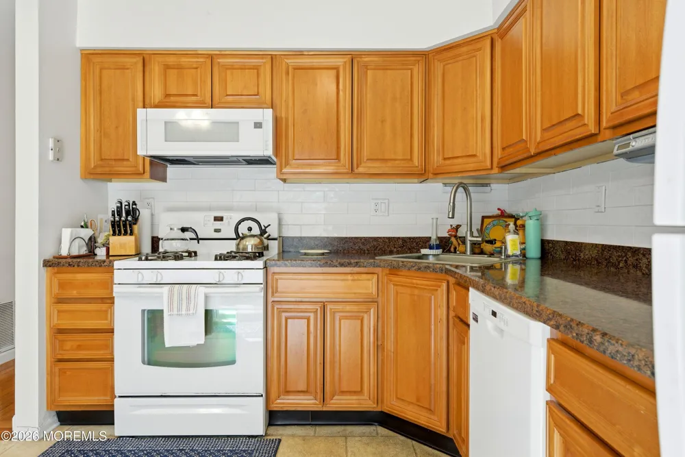 26 Alameda Court Eatontown, NJ 07724