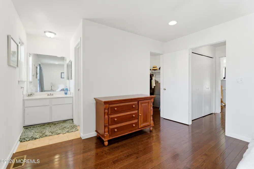 26 Alameda Court Eatontown, NJ 07724