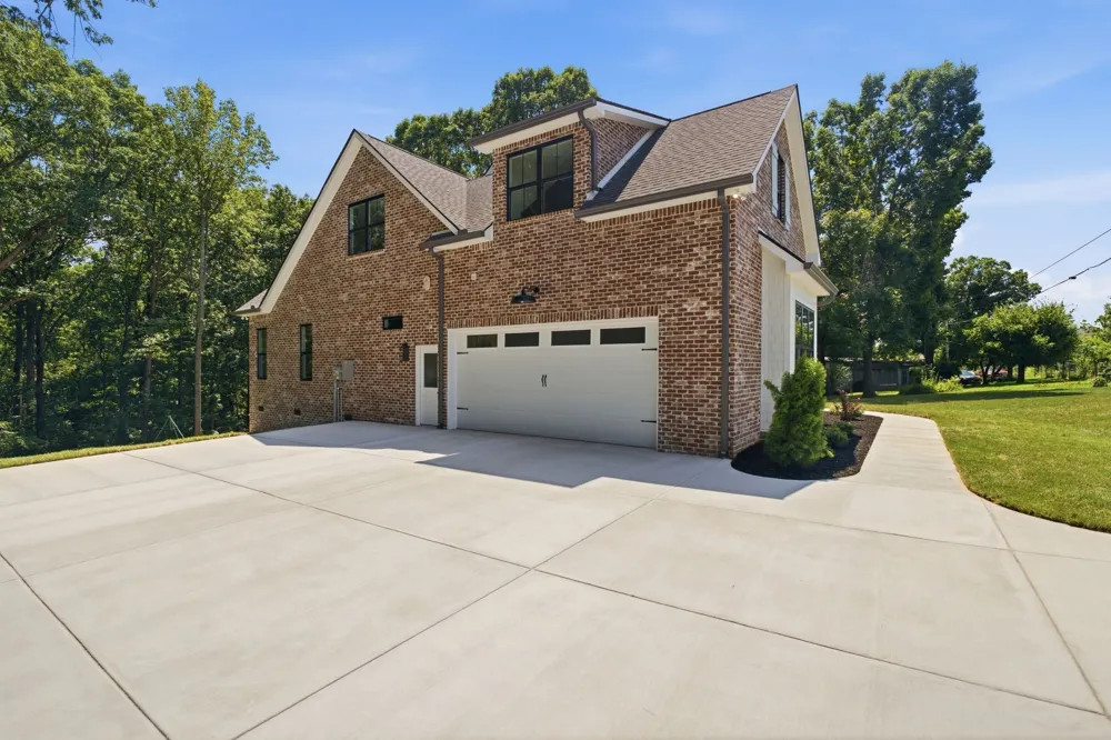 5855 Fisher Grove Rd Greenbrier, TN 37073