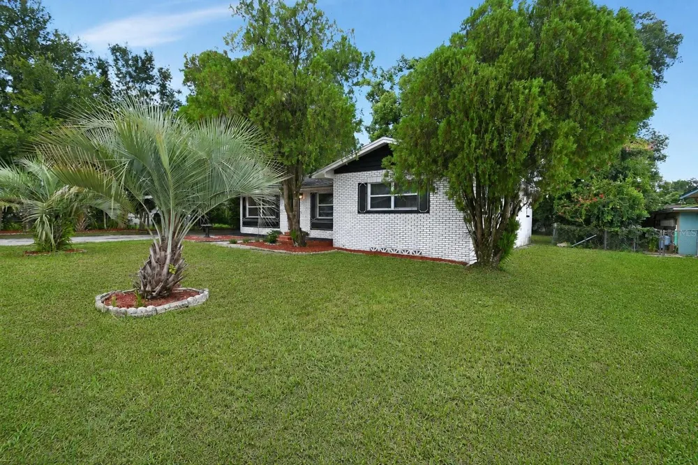 1502 STEVENS AVENUE Deland, FL 32720