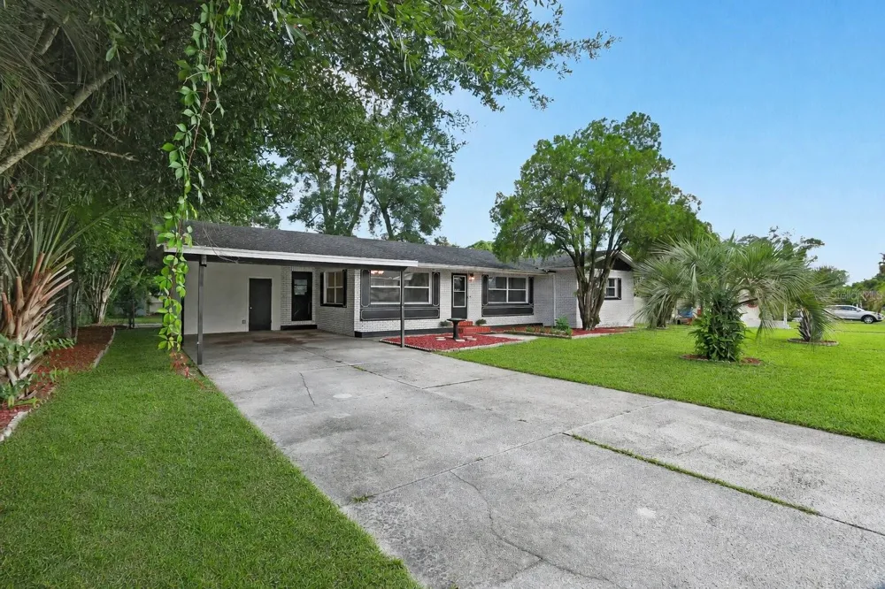 1502 STEVENS AVENUE Deland, FL 32720