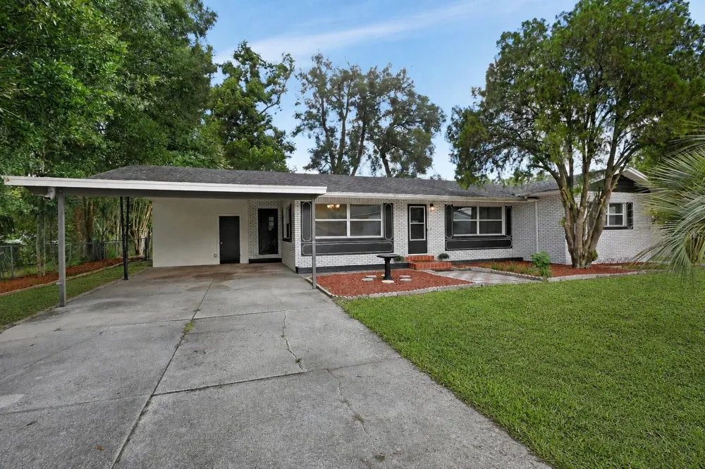 1502 STEVENS AVENUE Deland, FL 32720