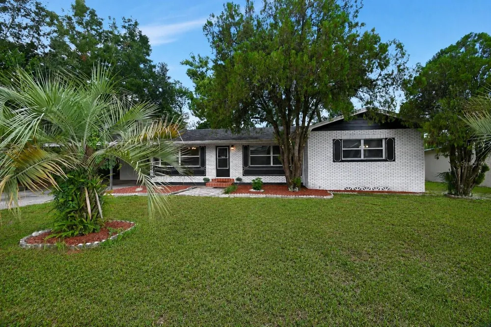 1502 STEVENS AVENUE Deland, FL 32720
