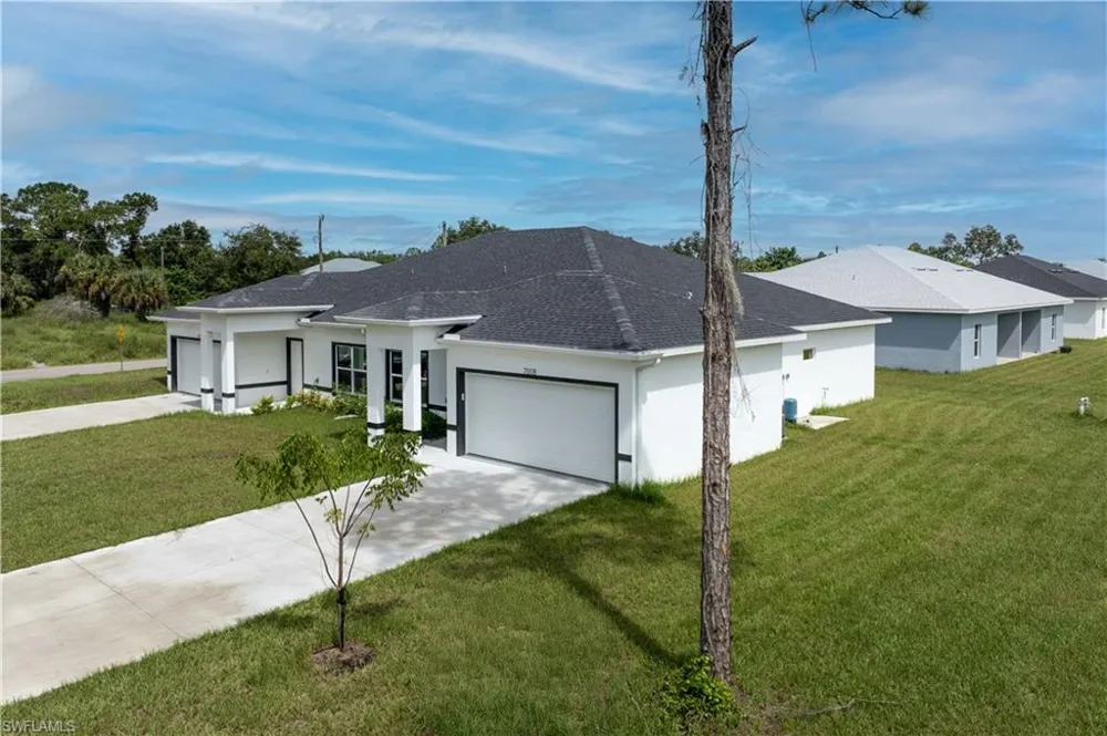 702 Broadway Avenue Lehigh Acres, FL 33972