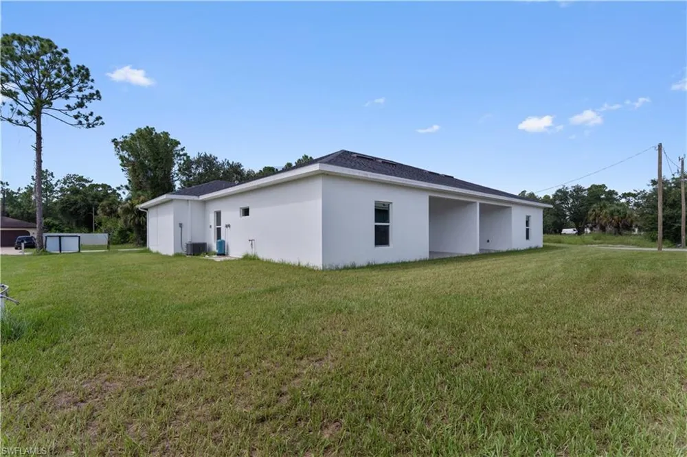 702 Broadway Avenue Lehigh Acres, FL 33972