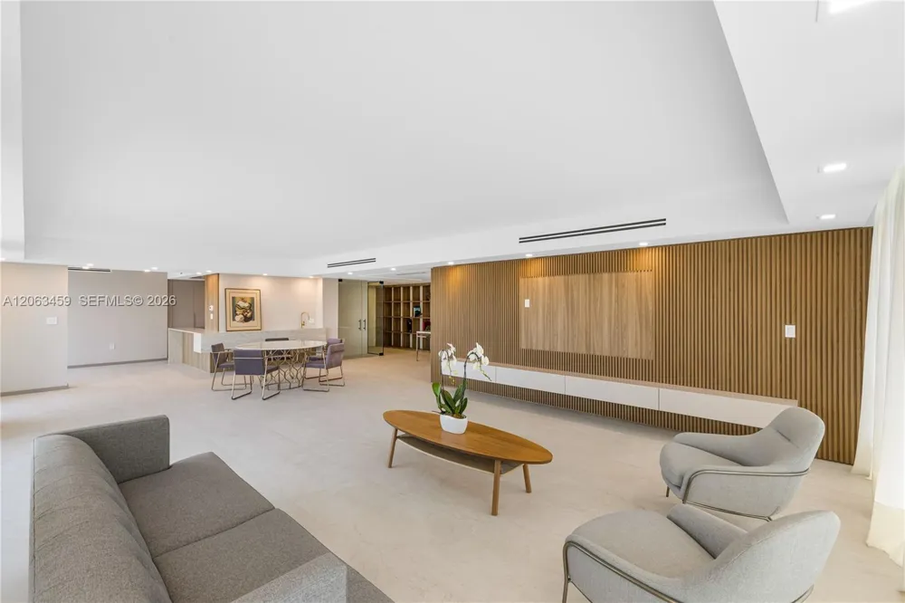 10155 Collins Ave #202 Bal Harbour, FL 33154