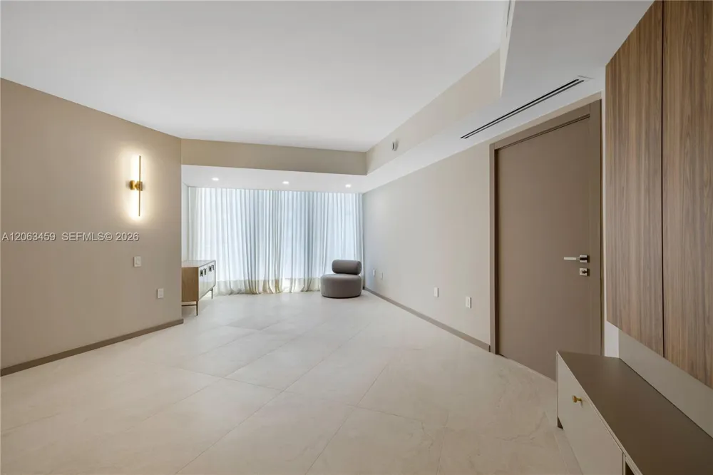 10155 Collins Ave #202 Bal Harbour, FL 33154