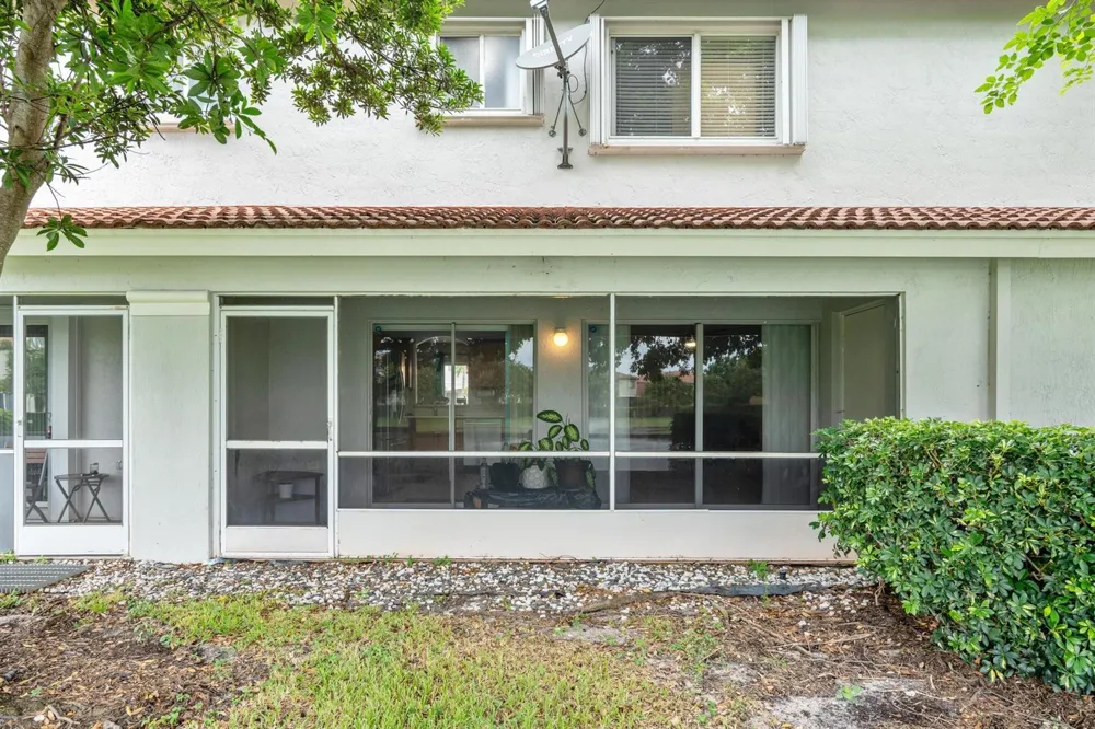 6107 Sandy Bank Terrace Riviera Beach, FL 33407