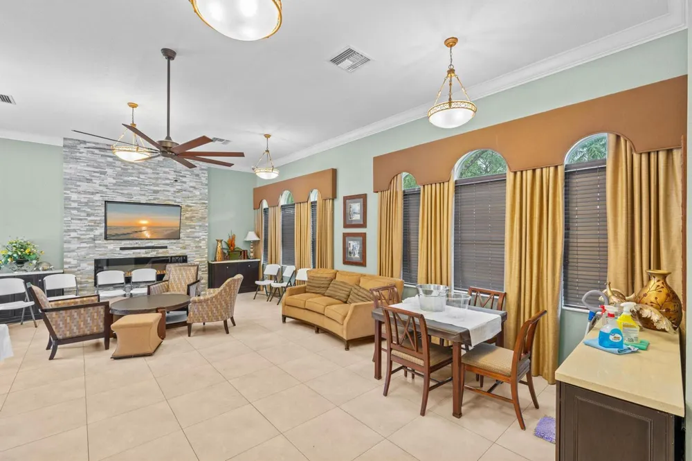 6107 Sandy Bank Terrace Riviera Beach, FL 33407