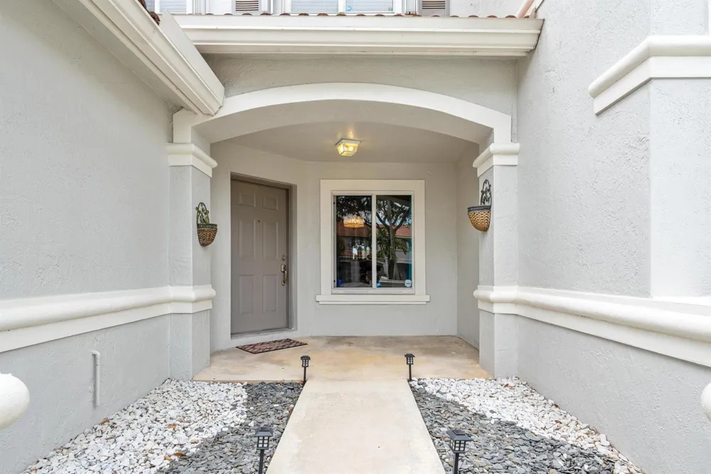 6107 Sandy Bank Terrace Riviera Beach, FL 33407