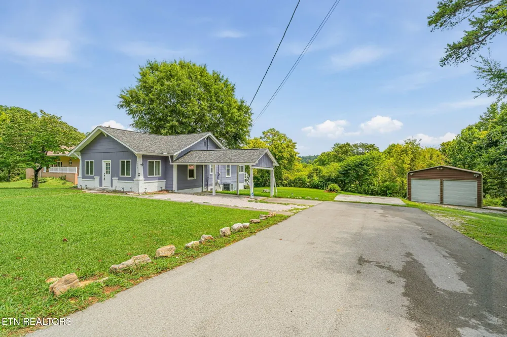 7030 Tazewell Pike Corryton, TN 37721