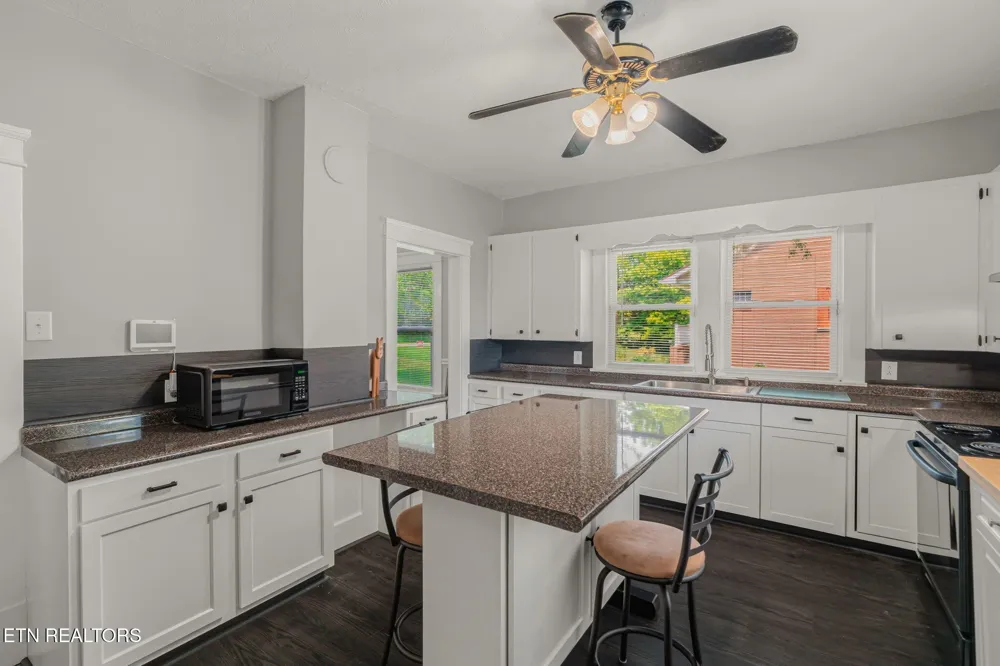 7030 Tazewell Pike Corryton, TN 37721