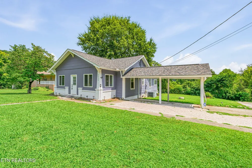 7030 Tazewell Pike Corryton, TN 37721