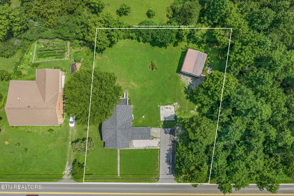 7030 Tazewell Pike Corryton, TN 37721