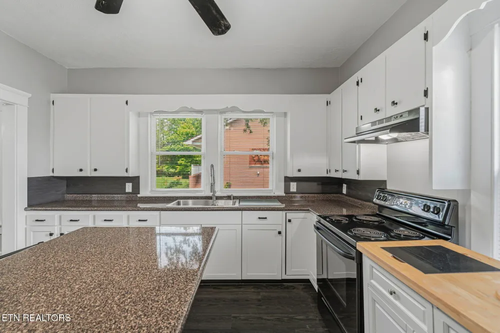 7030 Tazewell Pike Corryton, TN 37721