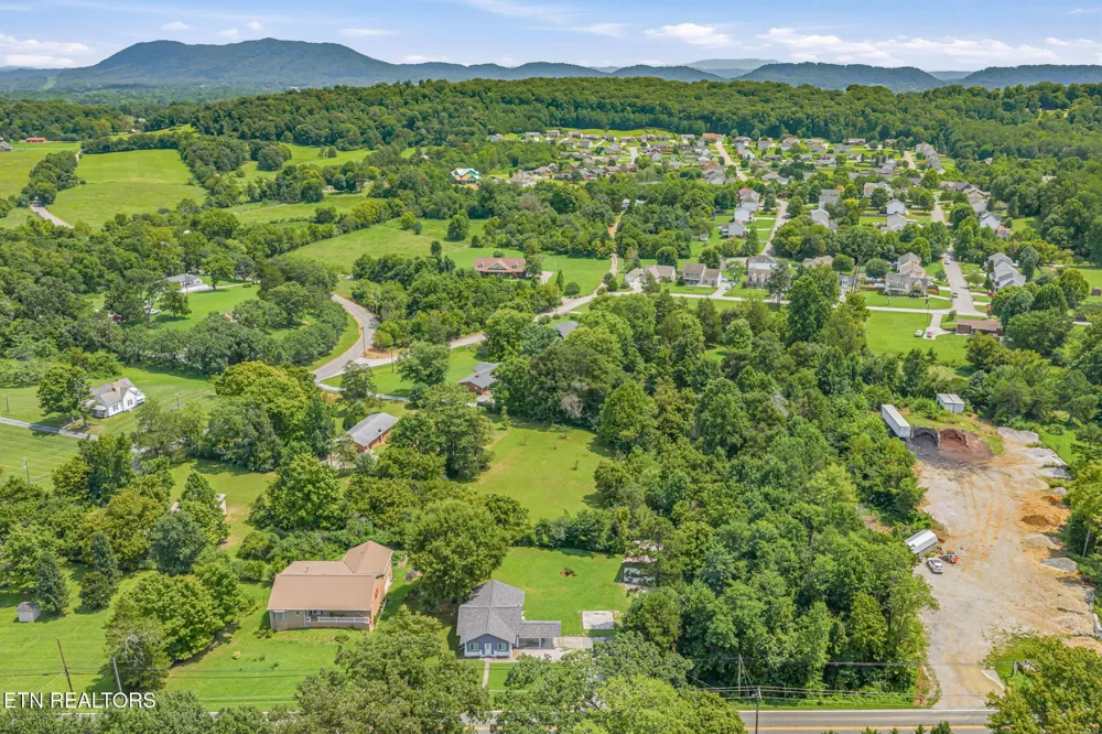 7030 Tazewell Pike Corryton, TN 37721