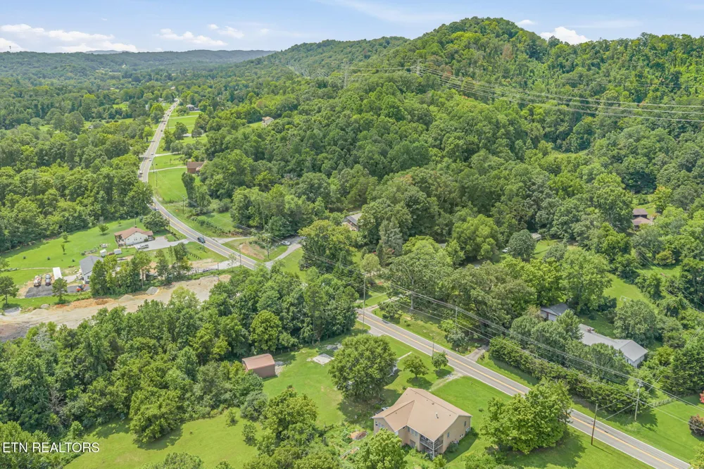 7030 Tazewell Pike Corryton, TN 37721