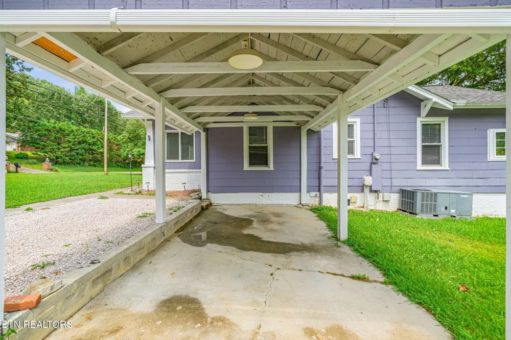 7030 Tazewell Pike Corryton, TN 37721