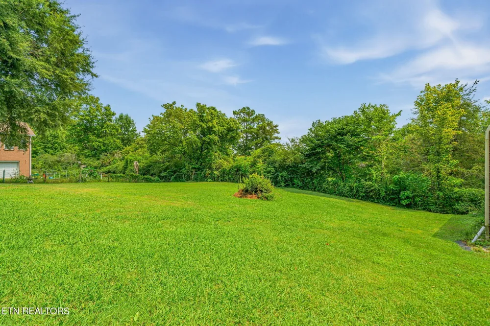 7030 Tazewell Pike Corryton, TN 37721