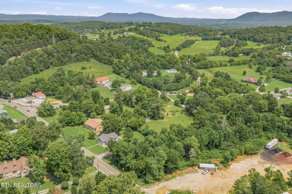 7030 Tazewell Pike Corryton, TN 37721