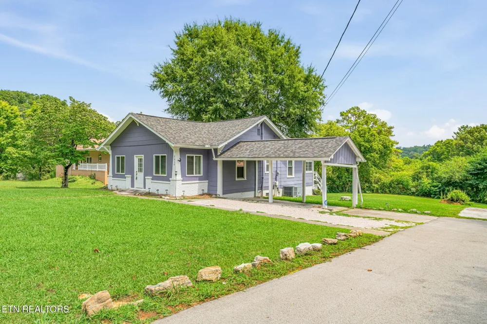 7030 Tazewell Pike Corryton, TN 37721
