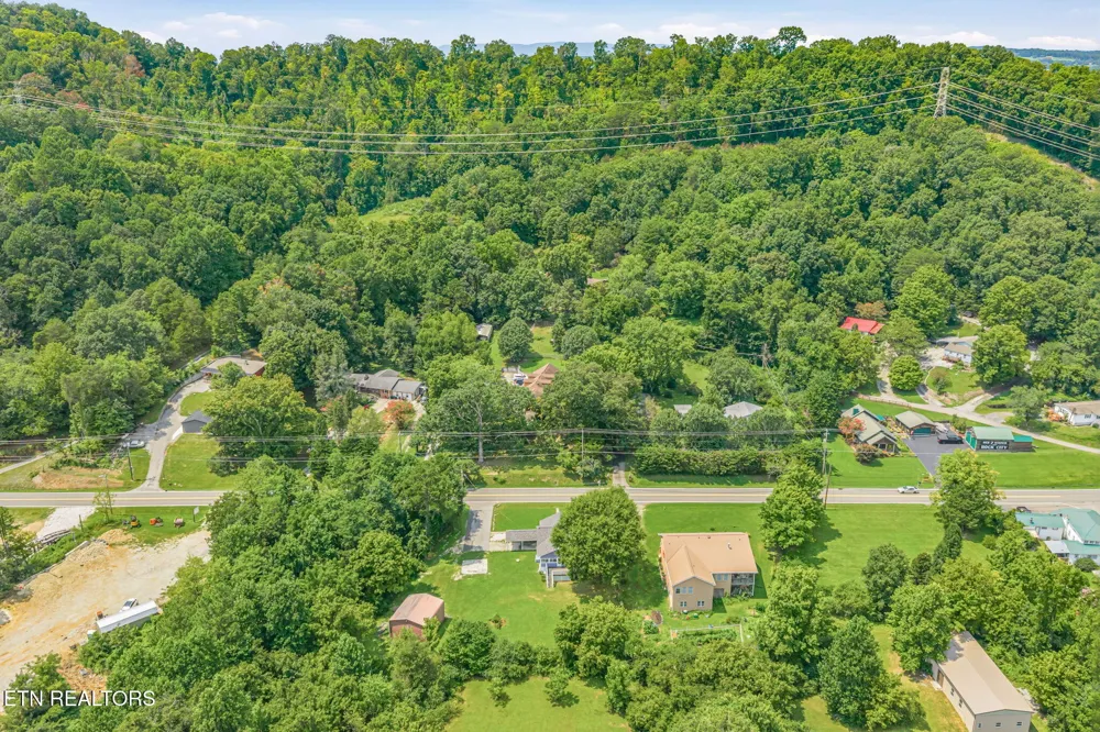 7030 Tazewell Pike Corryton, TN 37721