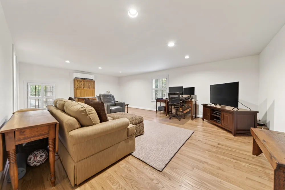 208 Hidden Lake Rd Hendersonville, TN 37075