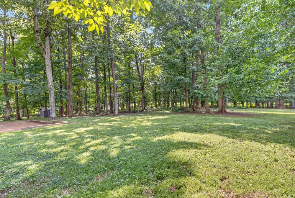 208 Hidden Lake Rd Hendersonville, TN 37075