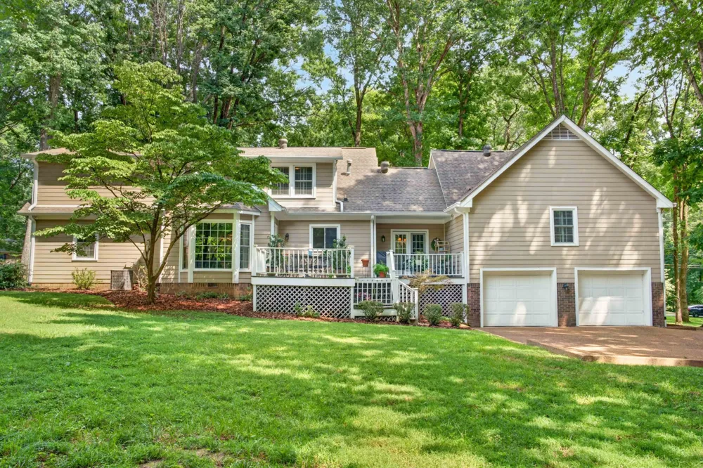 208 Hidden Lake Rd Hendersonville, TN 37075