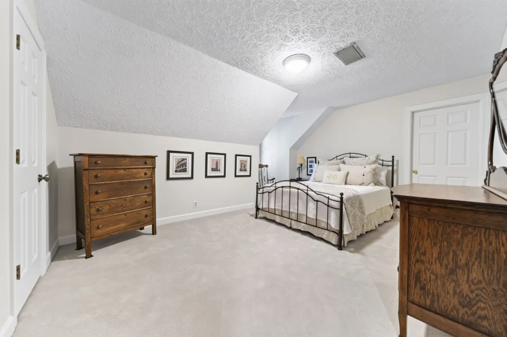 208 Hidden Lake Rd Hendersonville, TN 37075