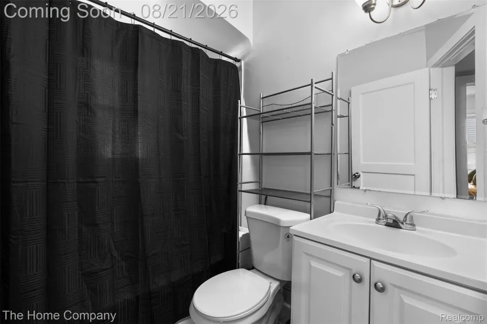 12095 Kinloch Redford Charter Township, MI 48239