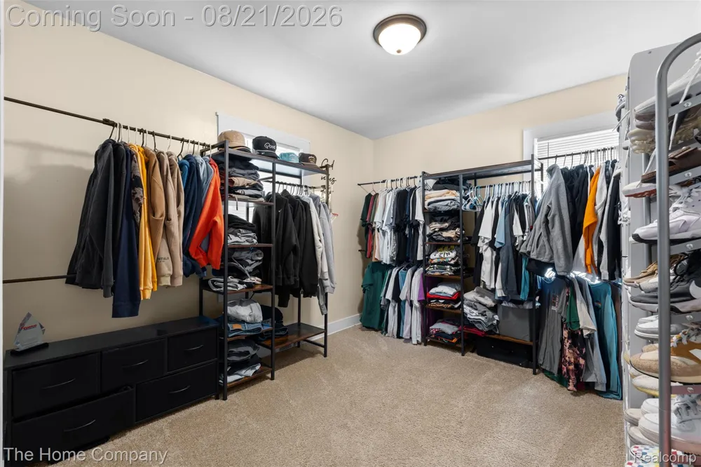 12095 Kinloch Redford Charter Township, MI 48239