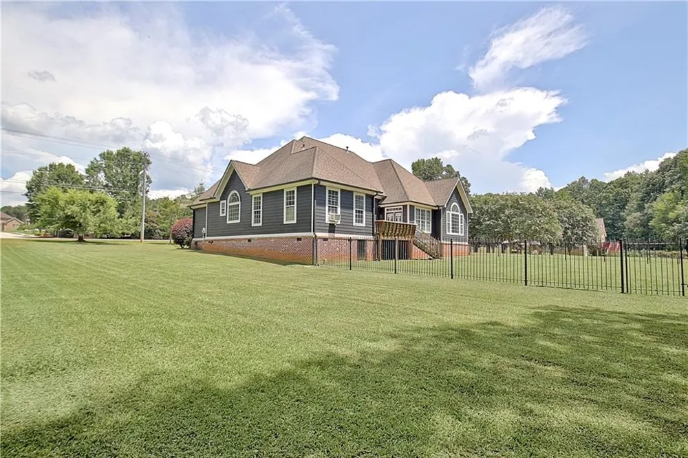 660 Sandy Creek Road Fayetteville, GA 30214
