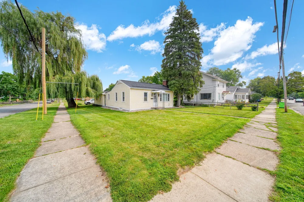 1100 E North Street Jackson, MI 49202
