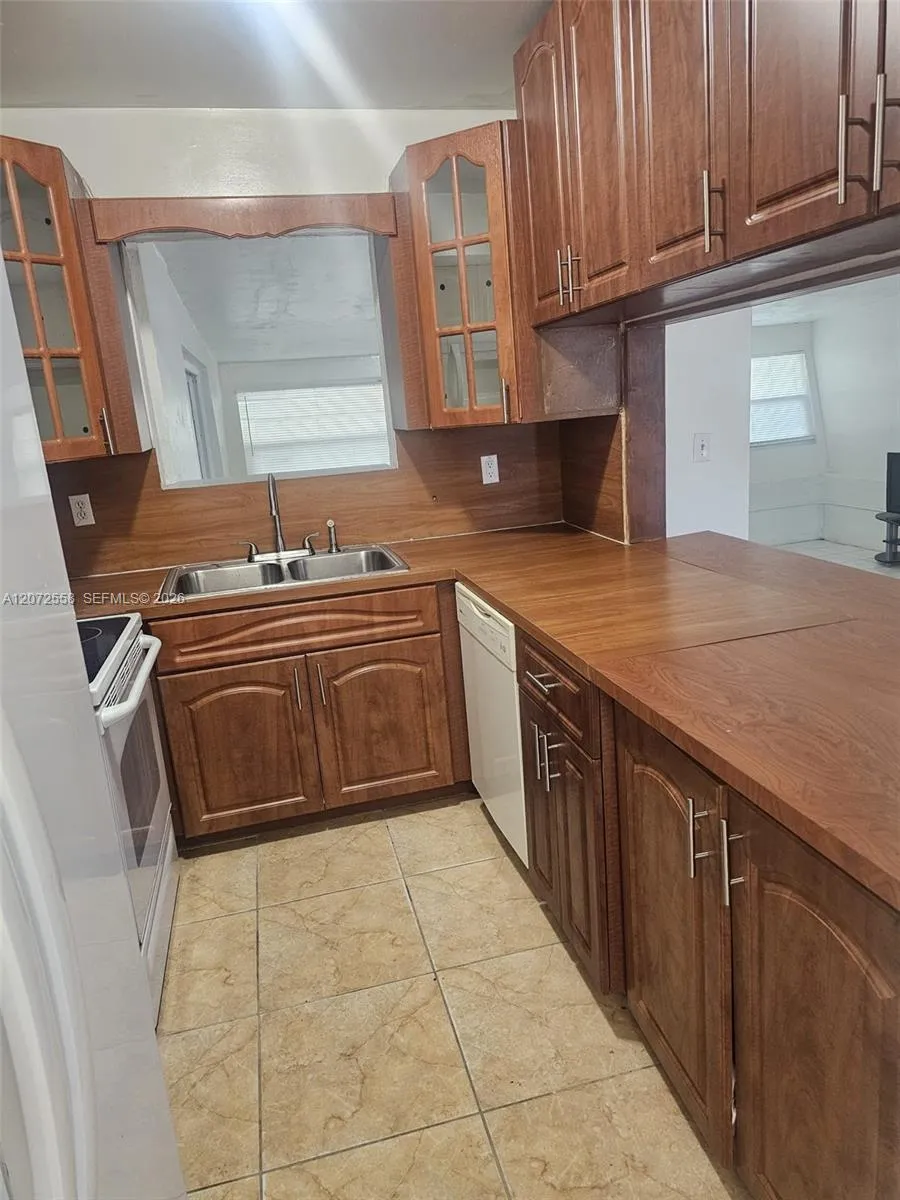 331 NW 195th Ter Miami Gardens, FL 33169