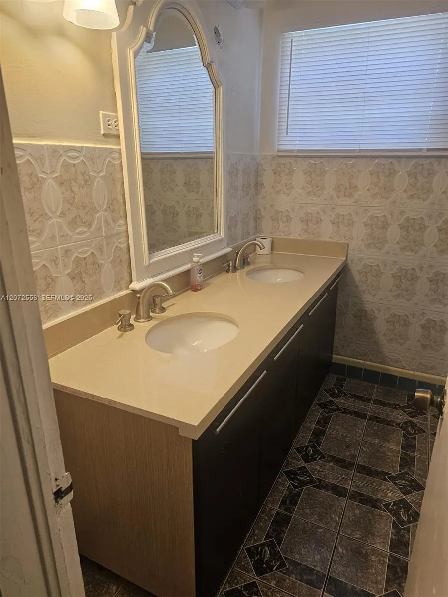331 NW 195th Ter Miami Gardens, FL 33169