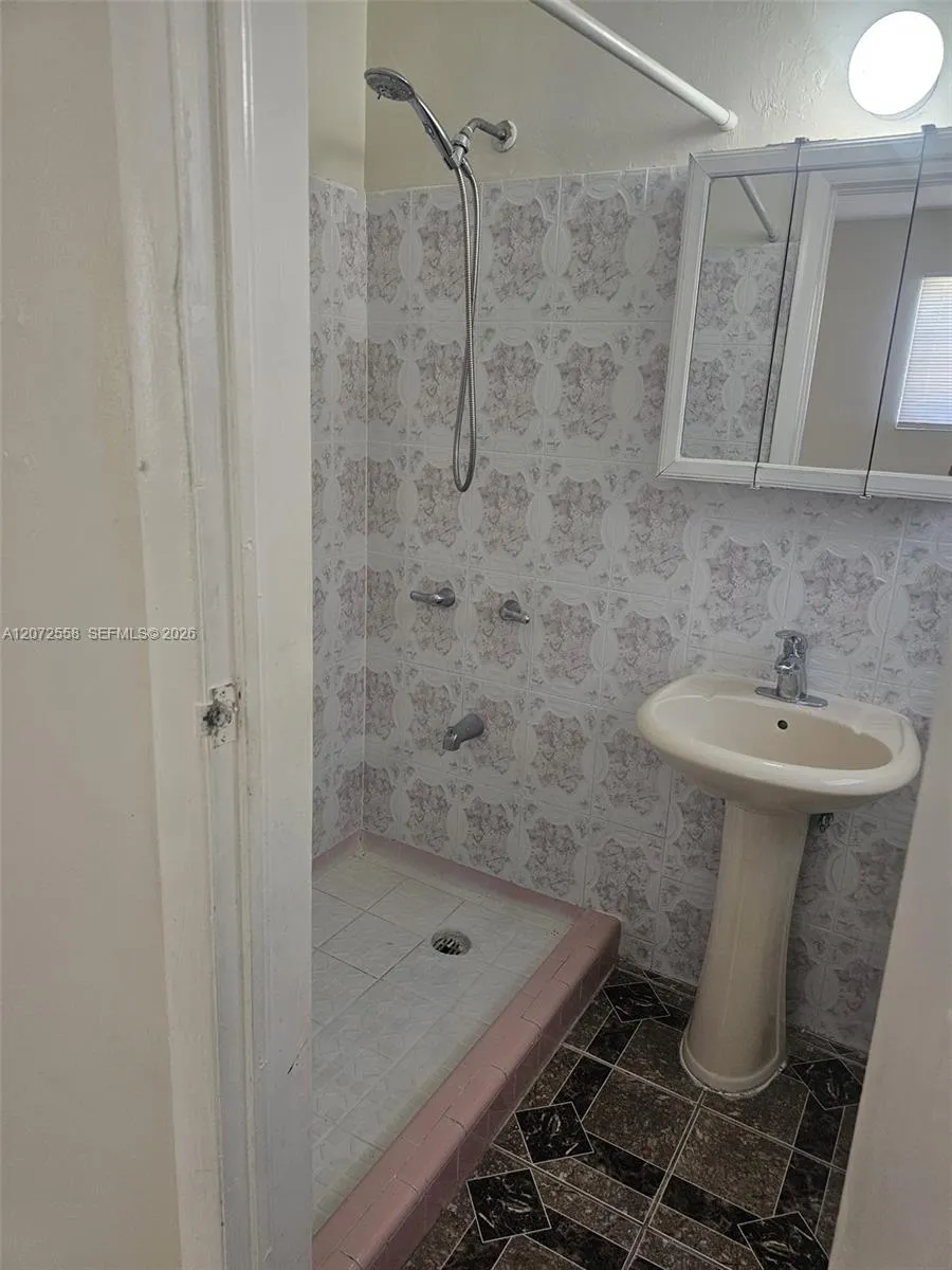 331 NW 195th Ter Miami Gardens, FL 33169
