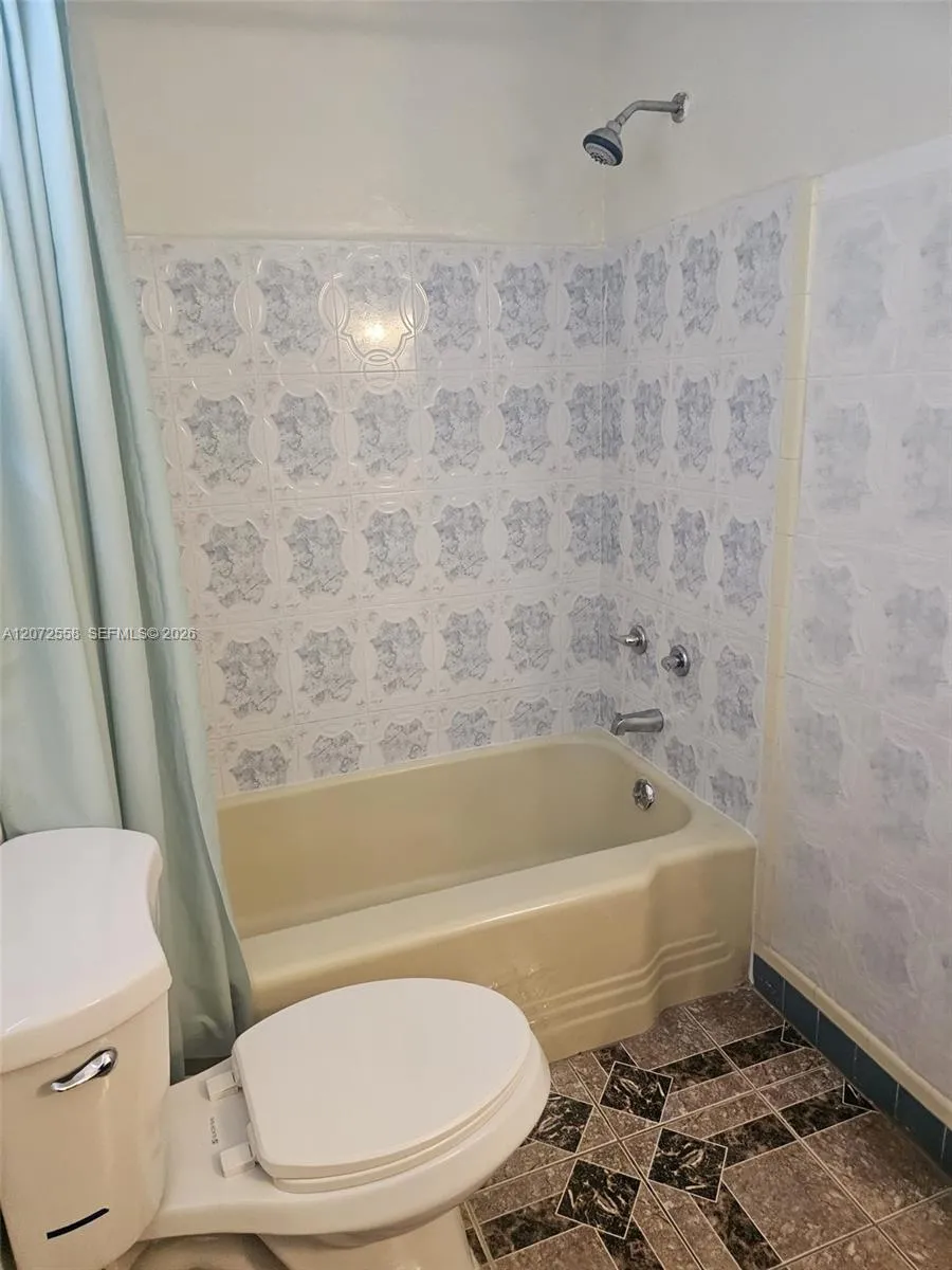 331 NW 195th Ter Miami Gardens, FL 33169